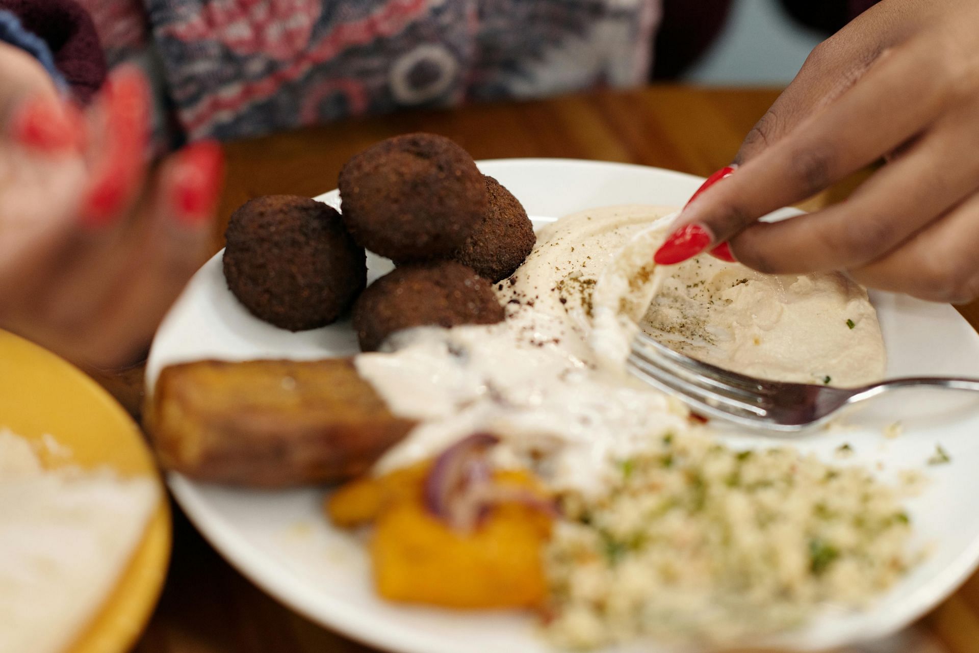 Healthy hummus recipe (image sourced via Pexels / Photo by jack)